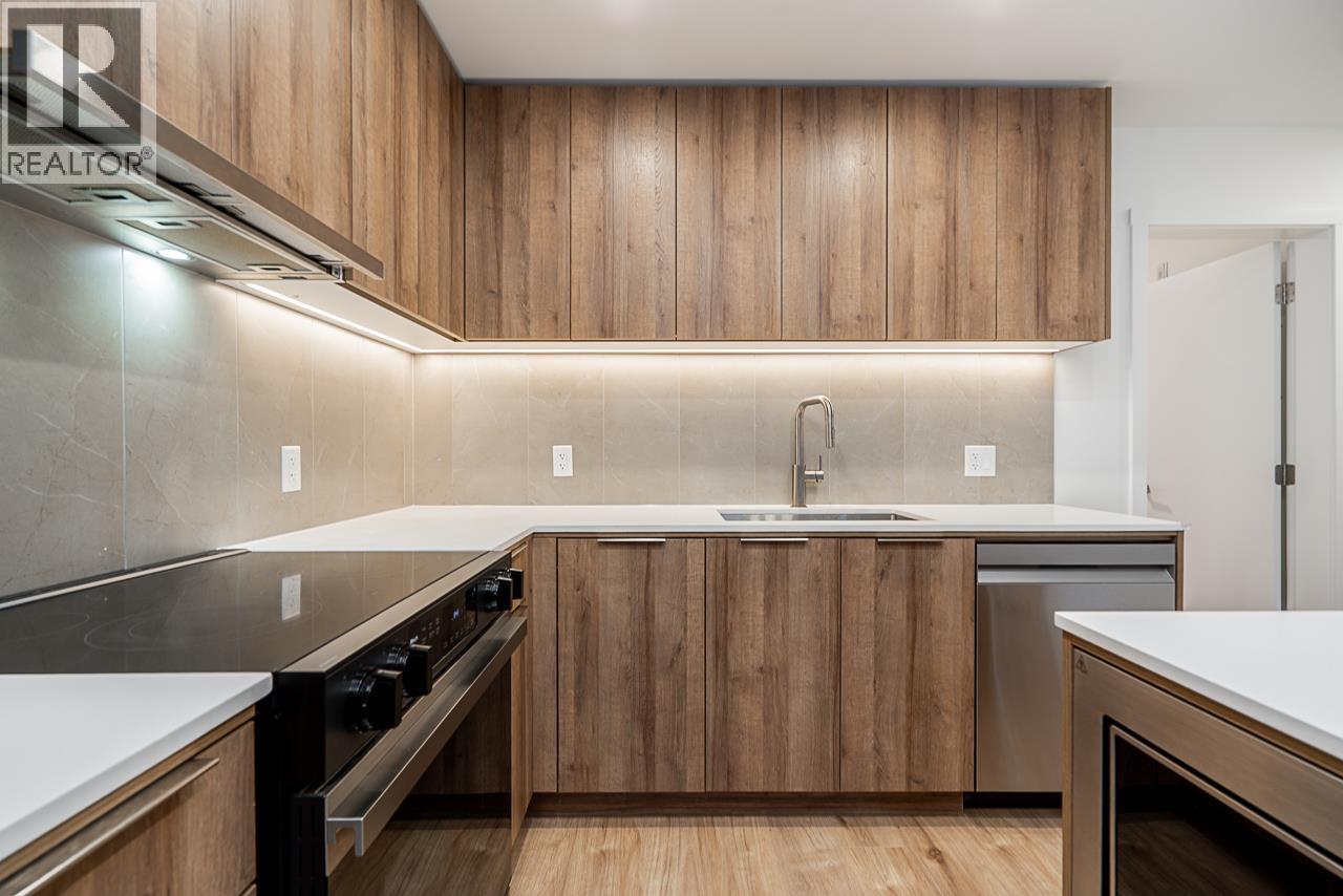 422 3596 Malsum Drive, North Vancouver, British Columbia  V7G 0B2 - Photo 4 - R3070946