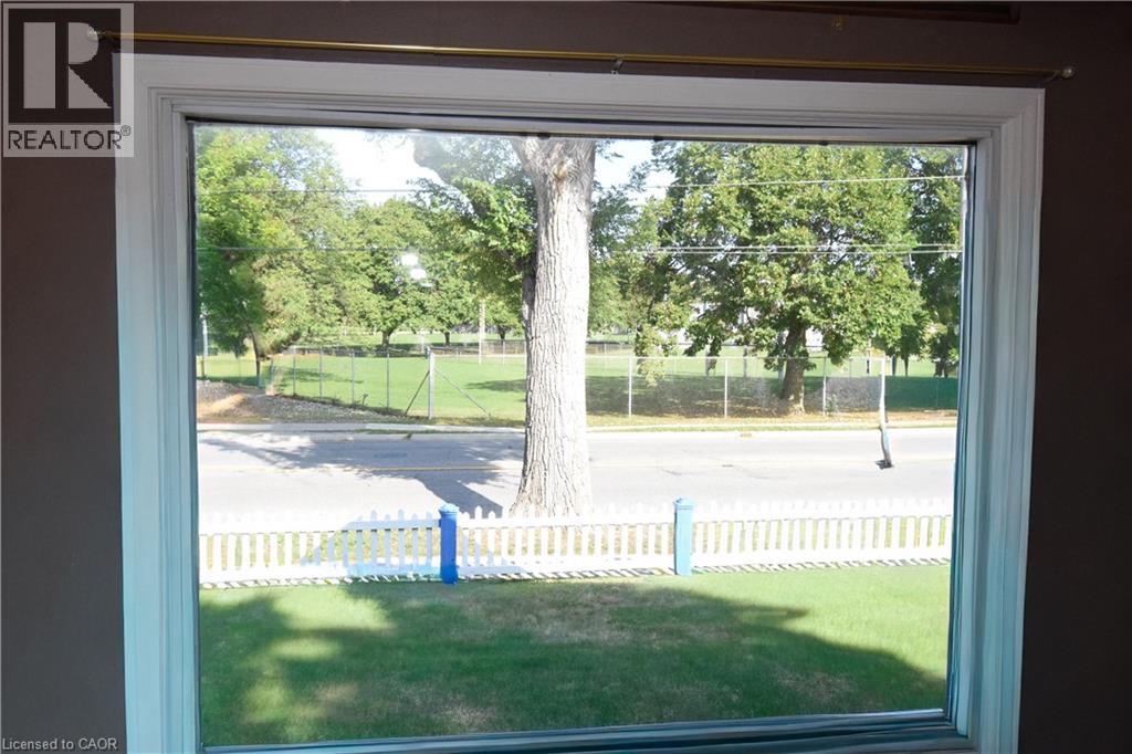 272 Carlton Street, St. Catharines, Ontario  L2N 1B9 - Photo 8 - 40791287