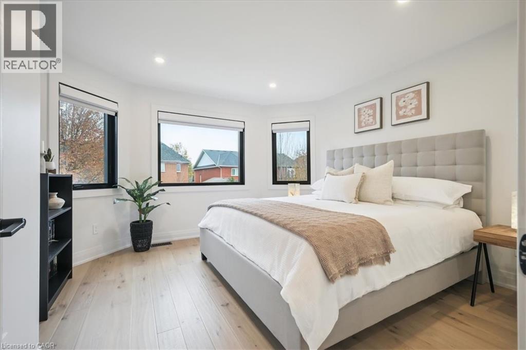 2413 Gladstone Avenue, Oakville, Ontario  L6H 6P2 - Photo 17 - 40790412