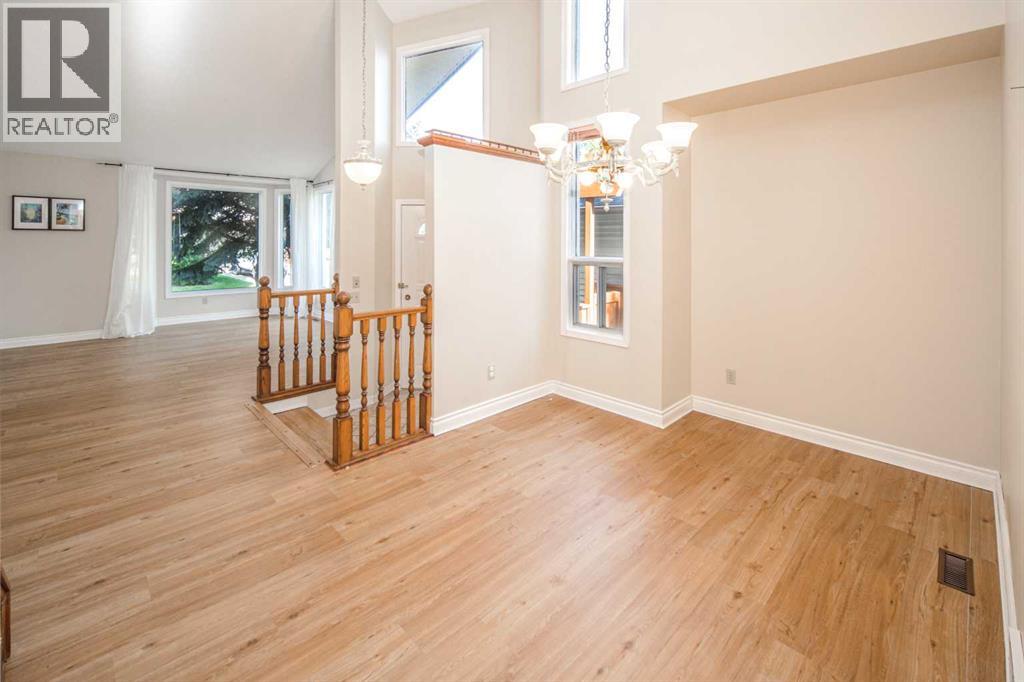 16 Sunhaven Way Se, Calgary, Alberta  T2X 2N7 - Photo 7 - A2256851