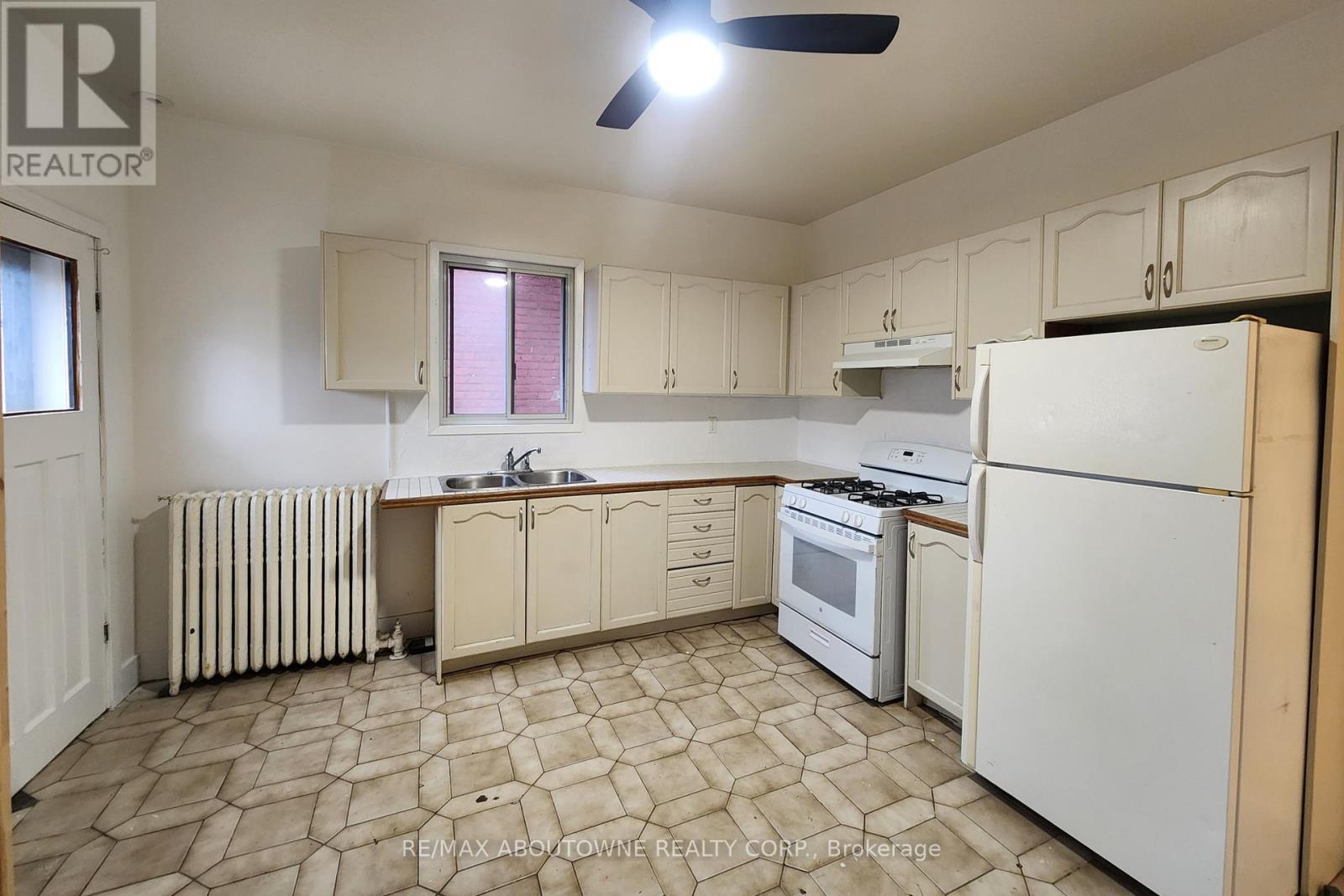 72 William Street, Hamilton, Ontario  L8L 5T7 - Photo 4 - X12586676