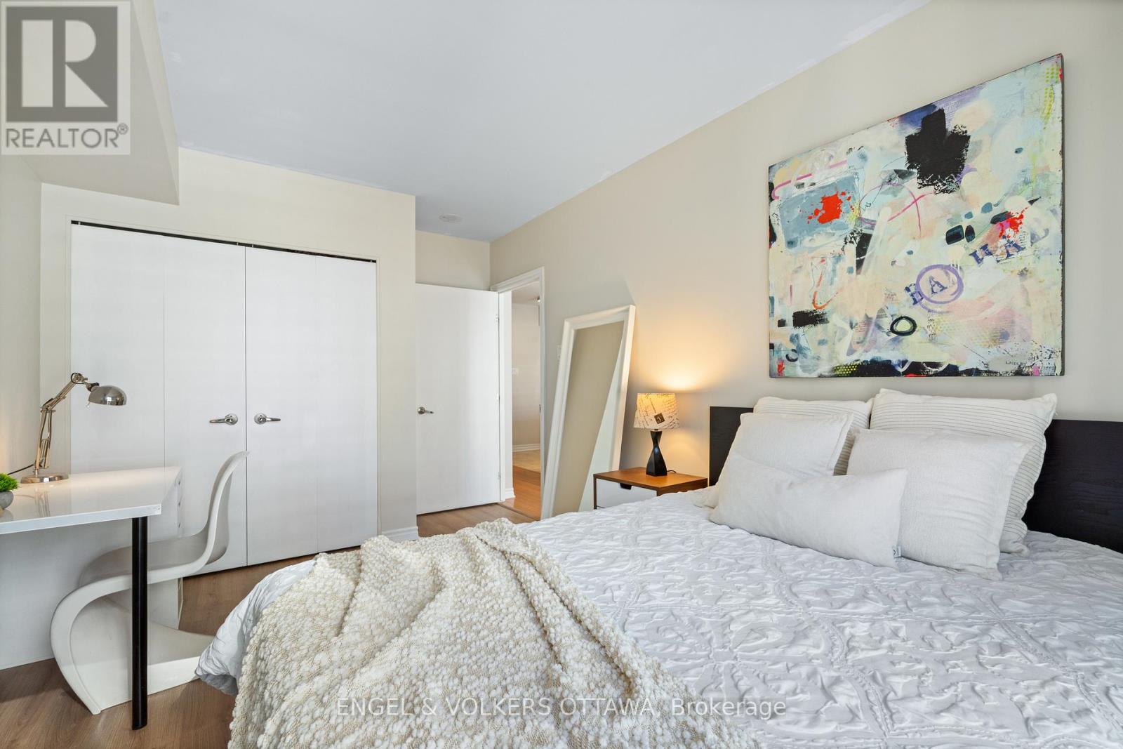 1403 - 445 Laurier Avenue W, Ottawa, Ontario K1N 6R4 - Photo 12 - X12586932