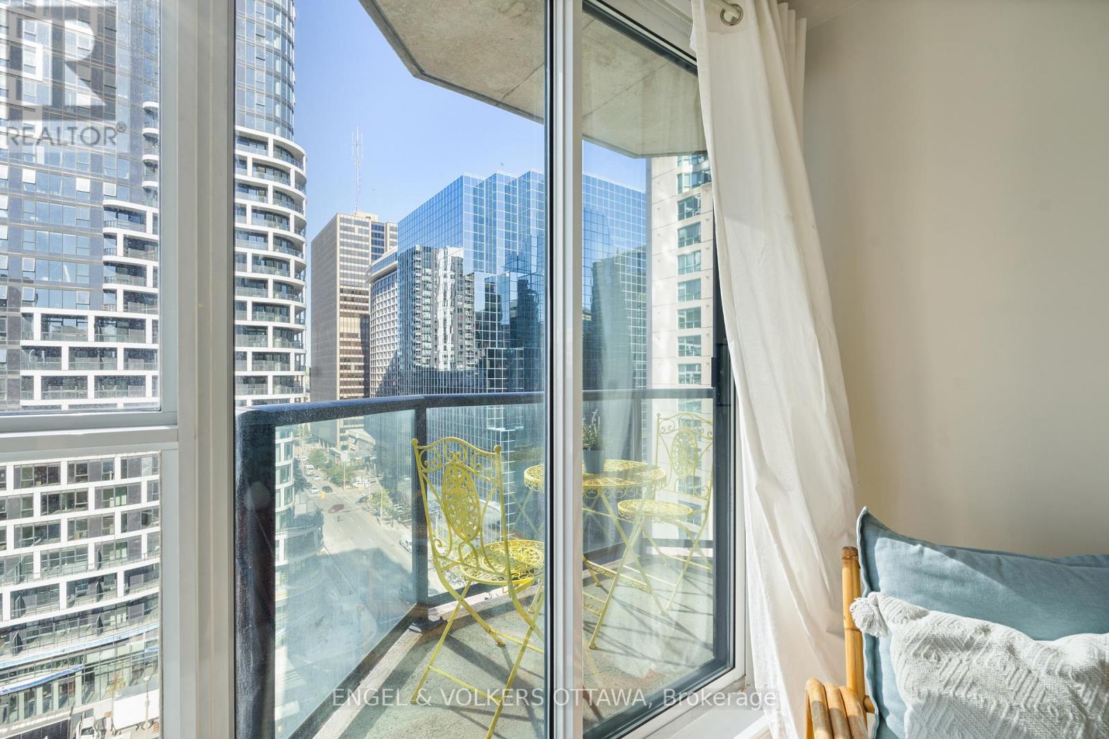 1403 - 445 Laurier Avenue W, Ottawa, Ontario K1N 6R4 - Photo 14 - X12586932