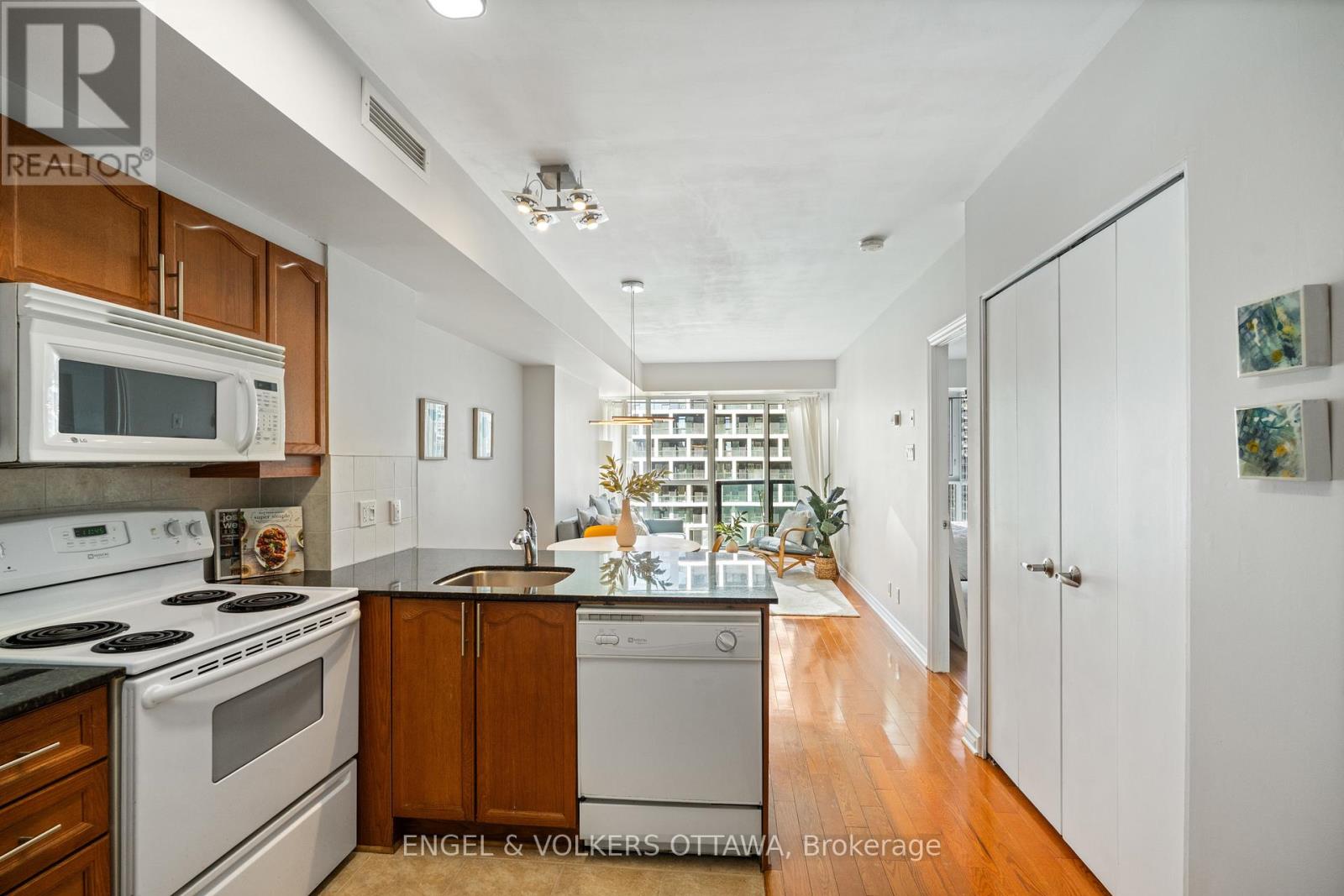 1403 - 445 Laurier Avenue W, Ottawa, Ontario K1N 6R4 - Photo 7 - X12586932