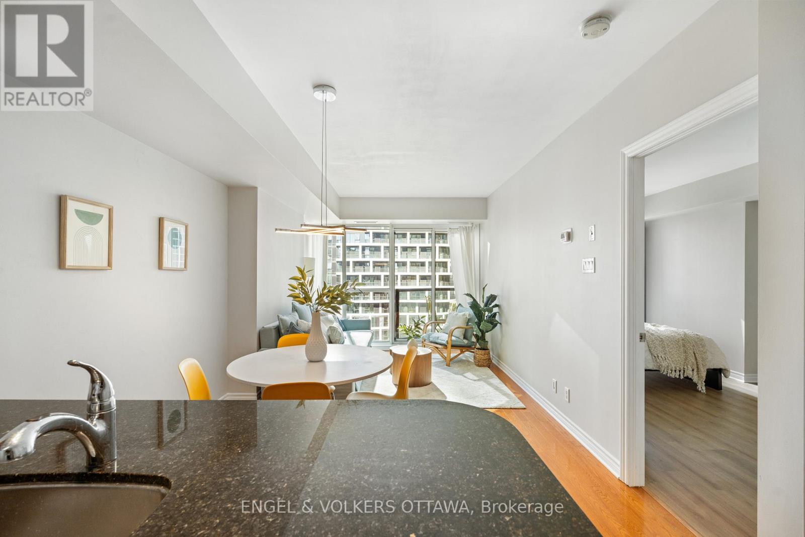 1403 - 445 Laurier Avenue W, Ottawa, Ontario K1N 6R4 - Photo 8 - X12586932