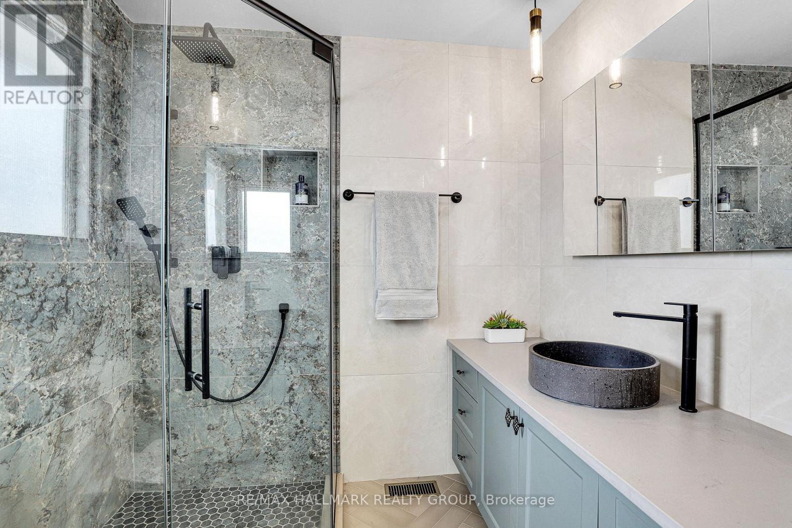 1712 Playfair Drive, Ottawa, Ontario  K1H 5S6 - Photo 25 - X12586952