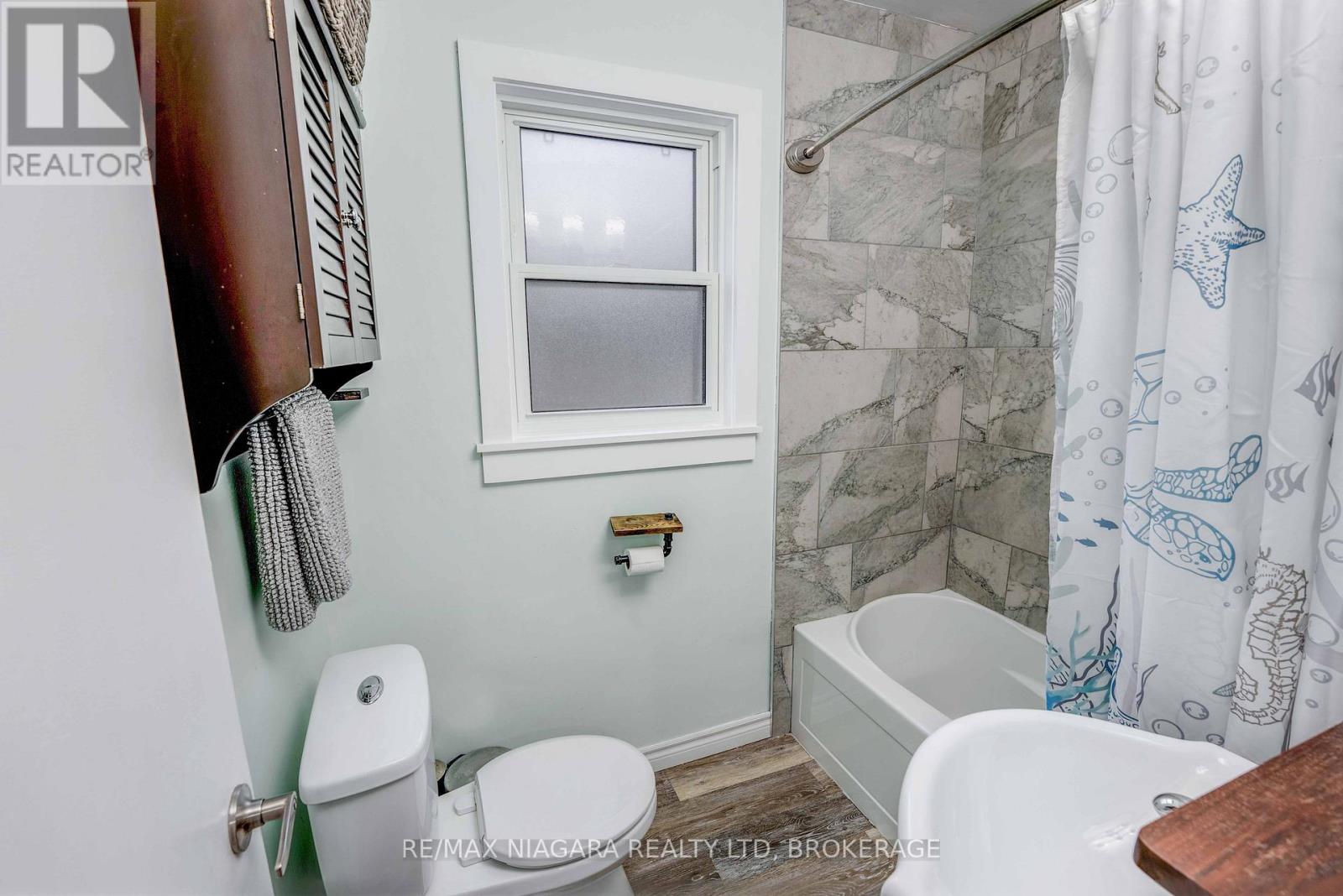 40 Maplewood Drive, St. Catharines, Ontario  L2M 3P1 - Photo 14 - X12586948