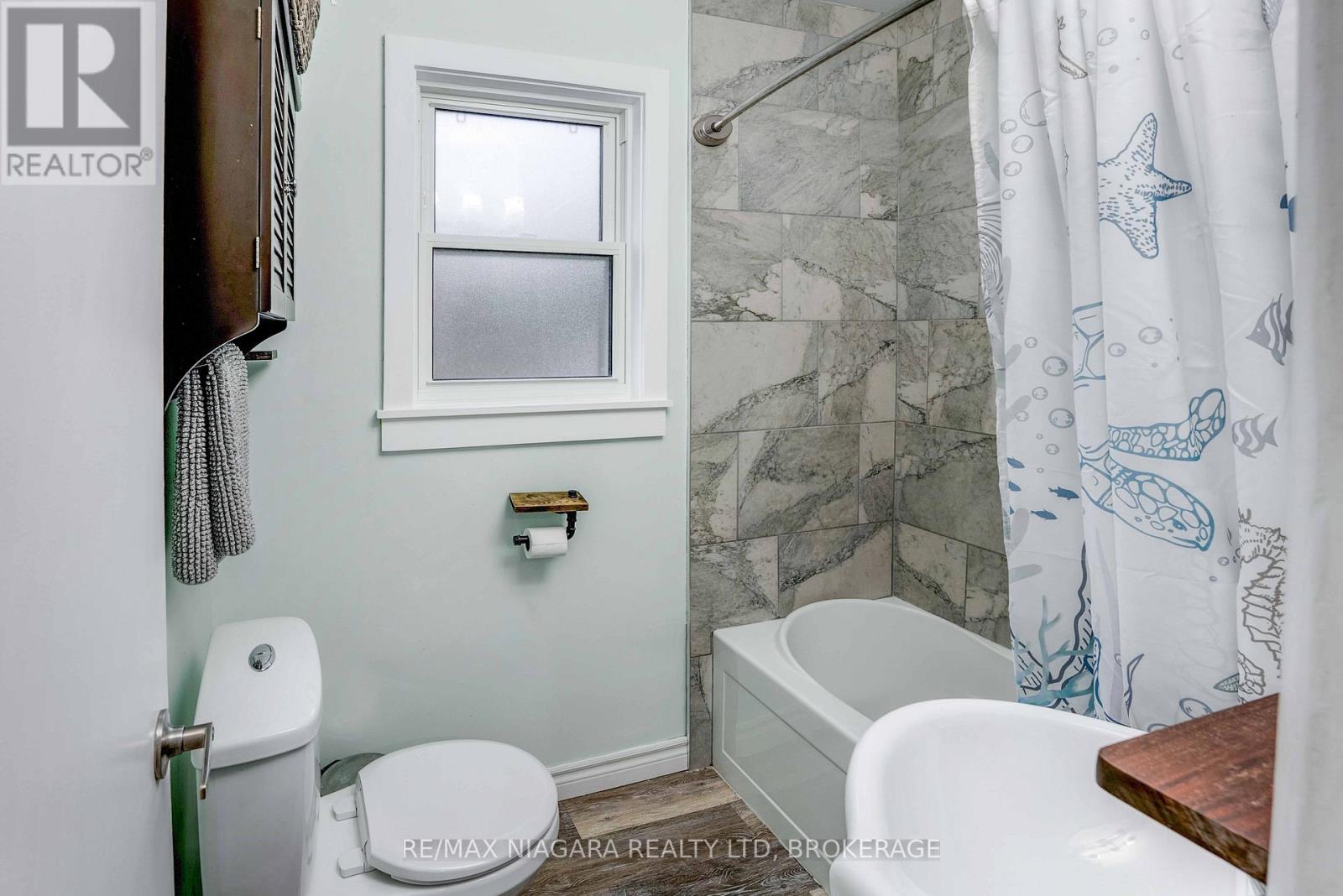 40 Maplewood Drive, St. Catharines, Ontario  L2M 3P1 - Photo 15 - X12586948