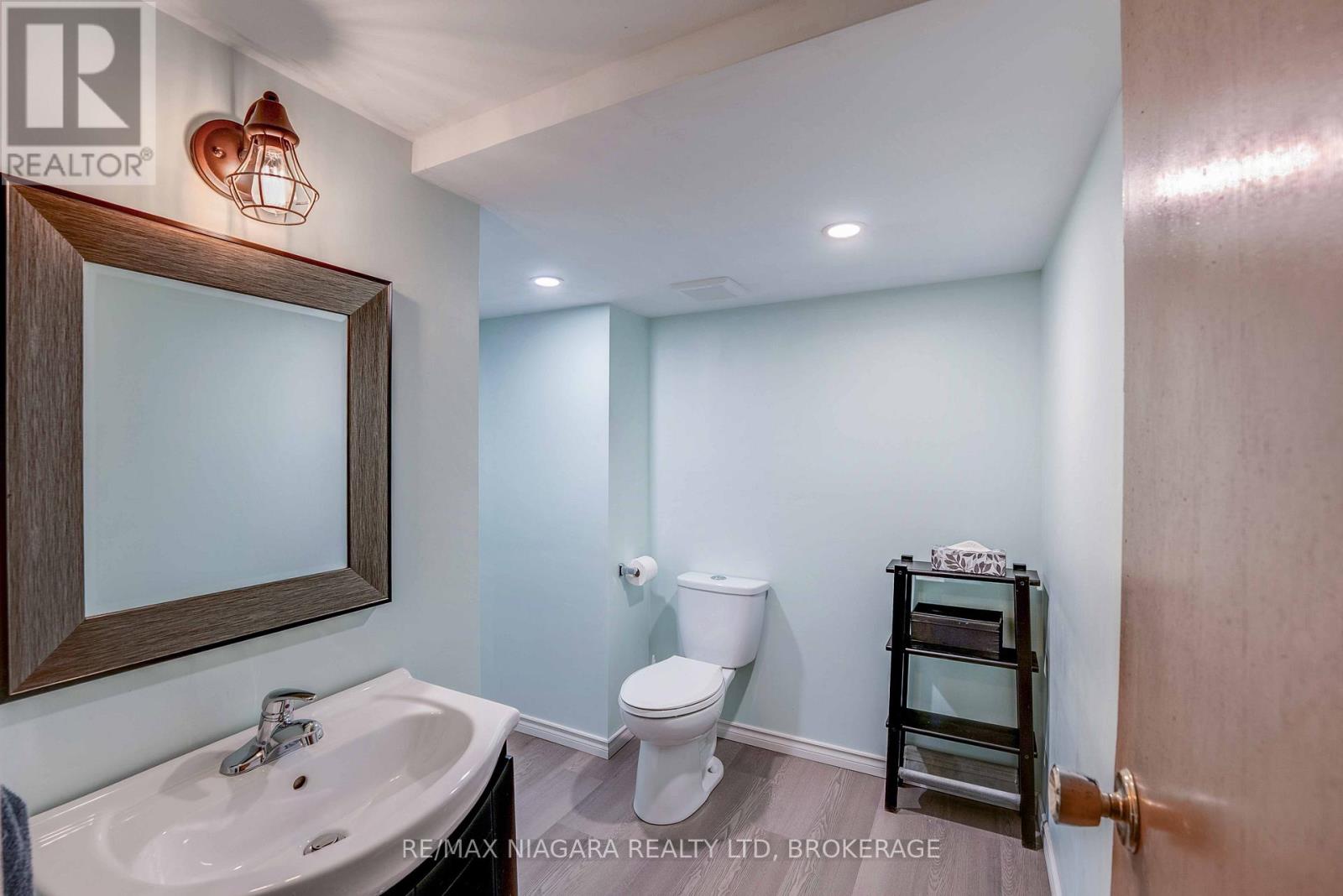 40 Maplewood Drive, St. Catharines, Ontario  L2M 3P1 - Photo 32 - X12586948