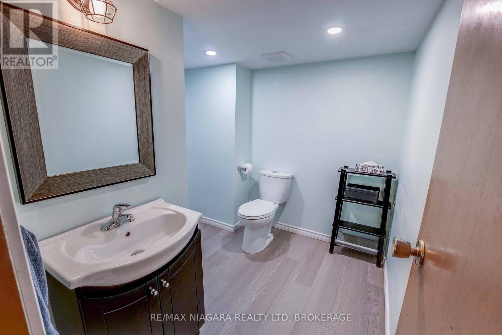 40 Maplewood Drive, St. Catharines, Ontario  L2M 3P1 - Photo 33 - X12586948