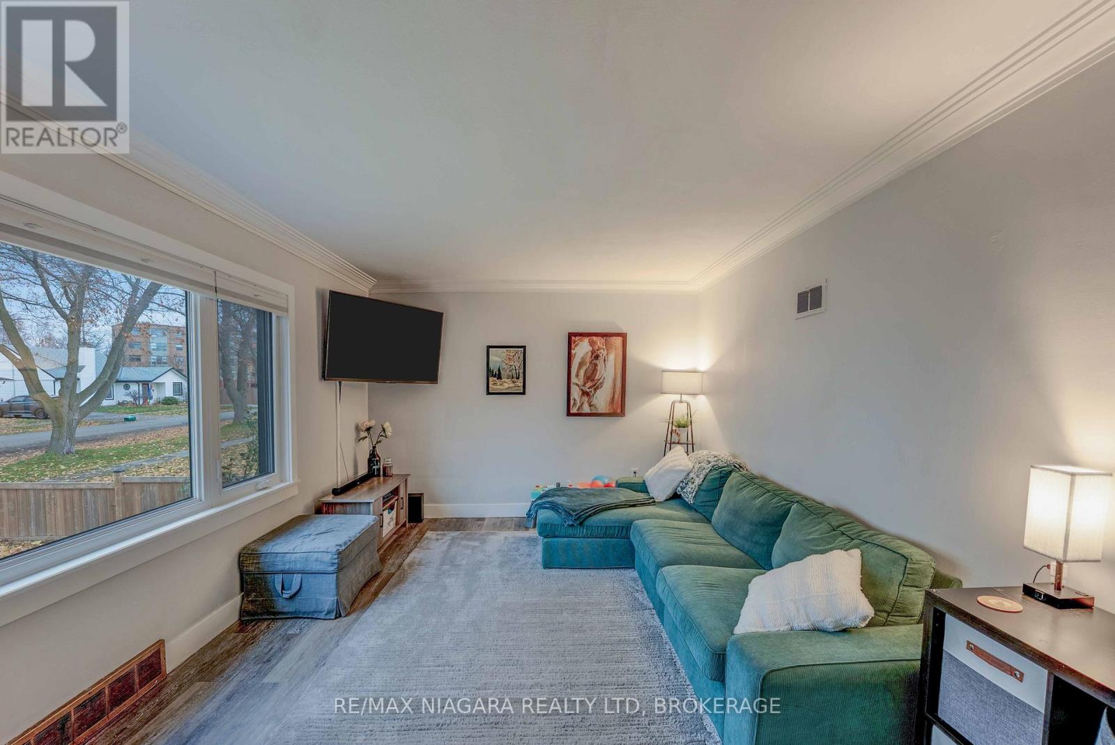 40 Maplewood Drive, St. Catharines, Ontario  L2M 3P1 - Photo 5 - X12586948