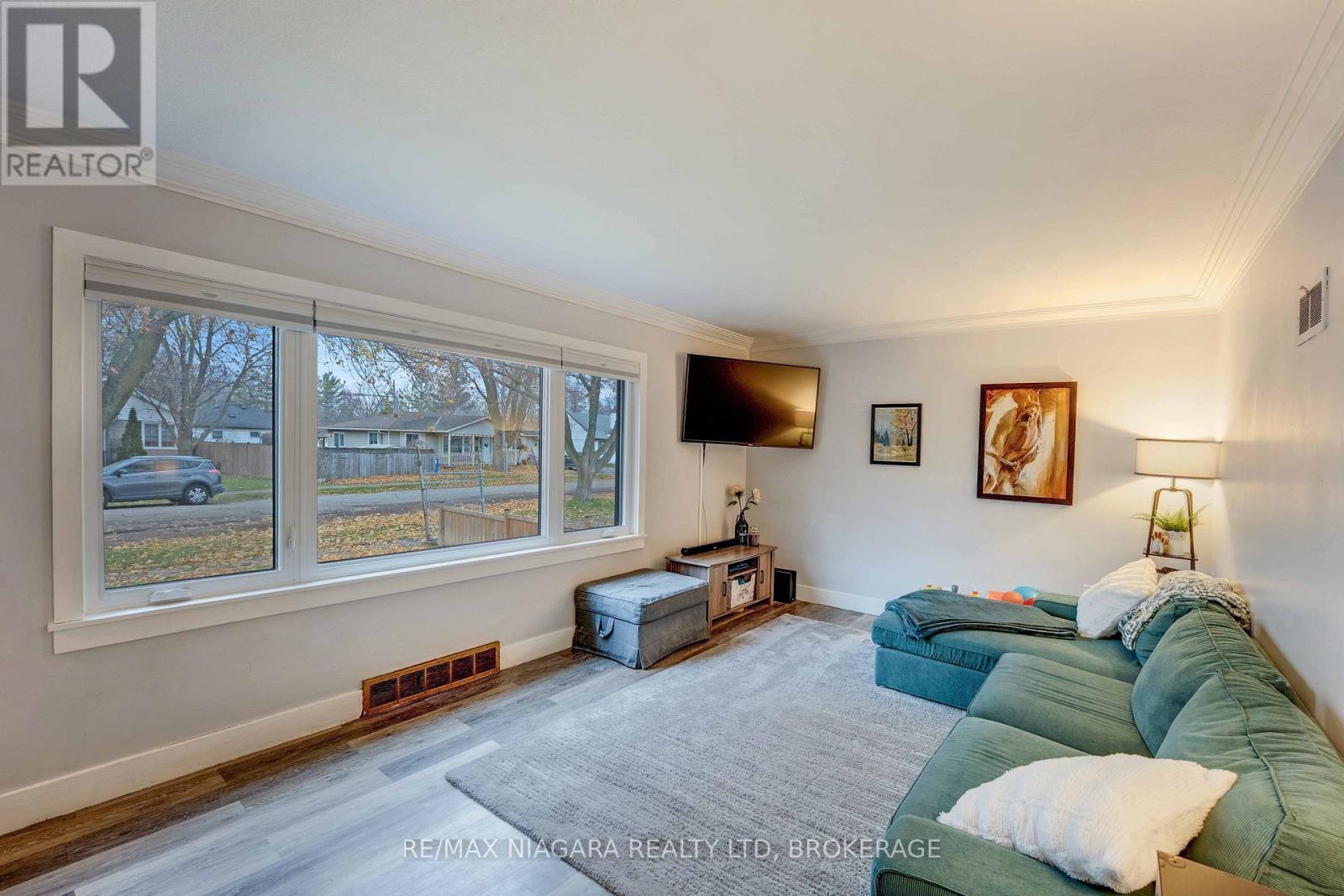 40 Maplewood Drive, St. Catharines, Ontario  L2M 3P1 - Photo 6 - X12586948