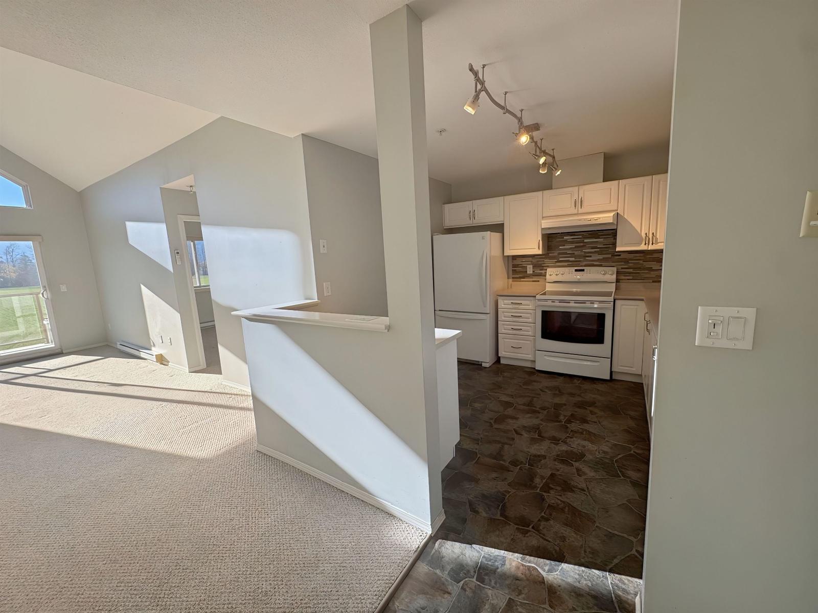 404 45520 Knight Road, Sardis West Vedder, Chilliwack, British Columbia  V2R 3Z2 - Photo 10 - R3070847