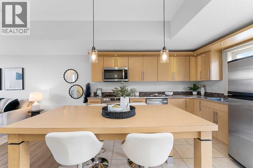 772 73 Street Sw, Calgary, Alberta  T3H 5V9 - Photo 10 - A2260970