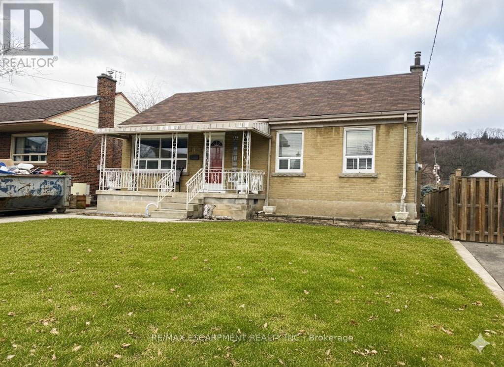 140 Stewartdale Avenue, Hamilton, Ontario  L8K 4P5 - Photo 2 - X12586344