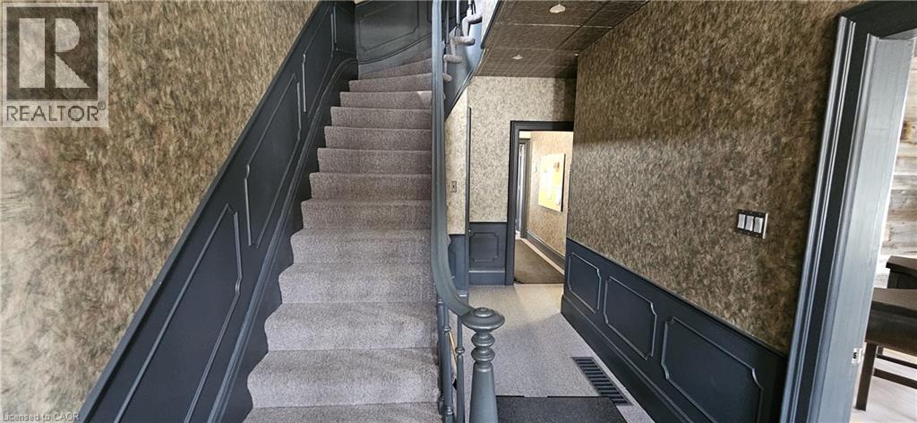 106 Young Street W, Kitchener, Ontario N2H 4Z4 - Photo 3 - 40791294