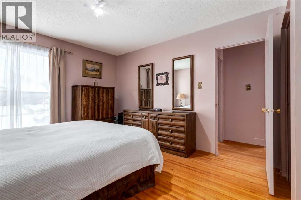 180 Maple Court Crescent Se, Calgary, Alberta  T2J 1W1 - Photo 24 - A2272905