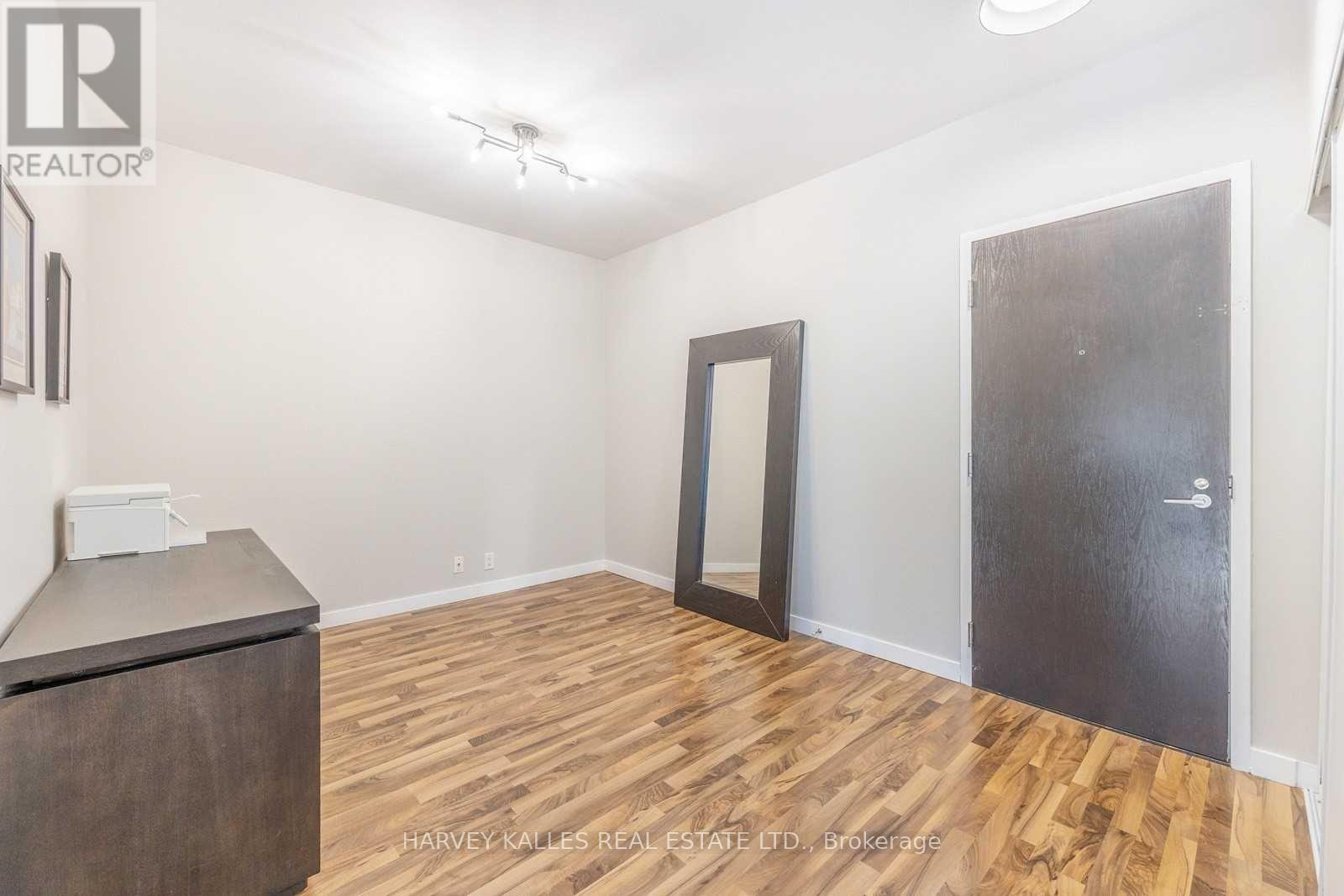 211 - 1 Shaw Street, Toronto, Ontario  M6K 0A1 - Photo 2 - C12587002