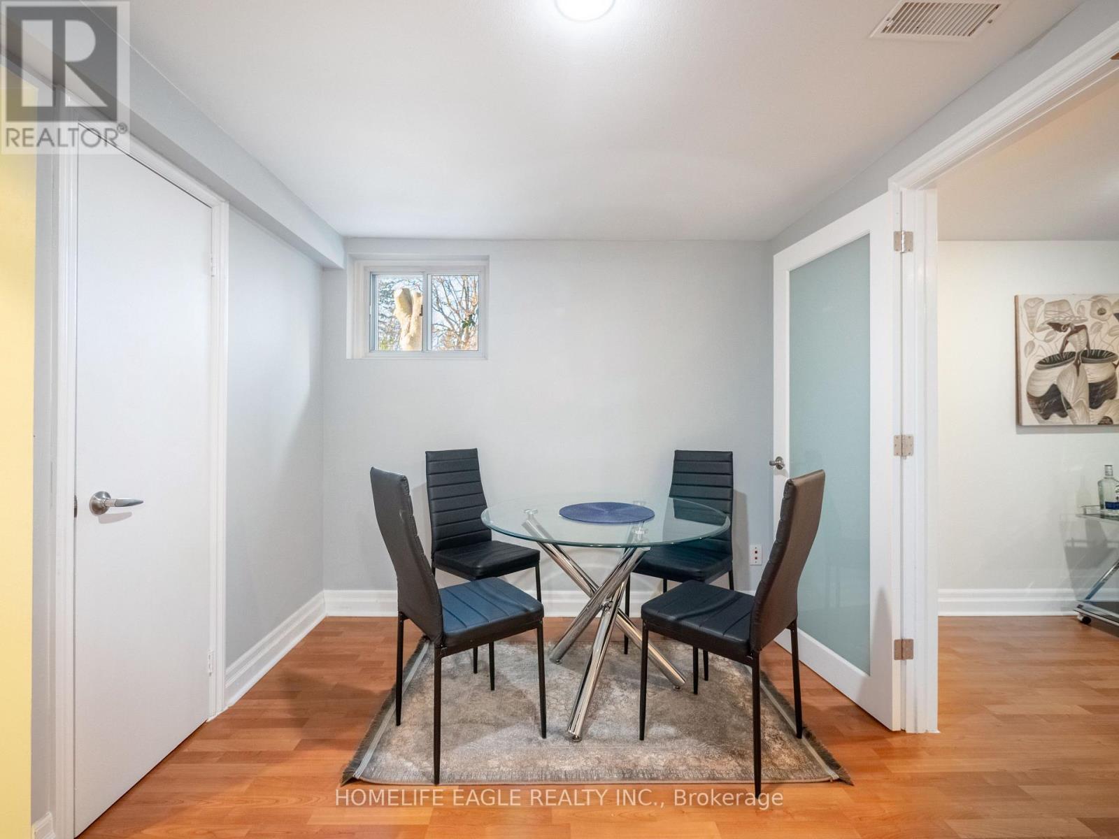 11 Knollside Drive, Richmond Hill, Ontario  L4C 4W7 - Photo 20 - N12586930