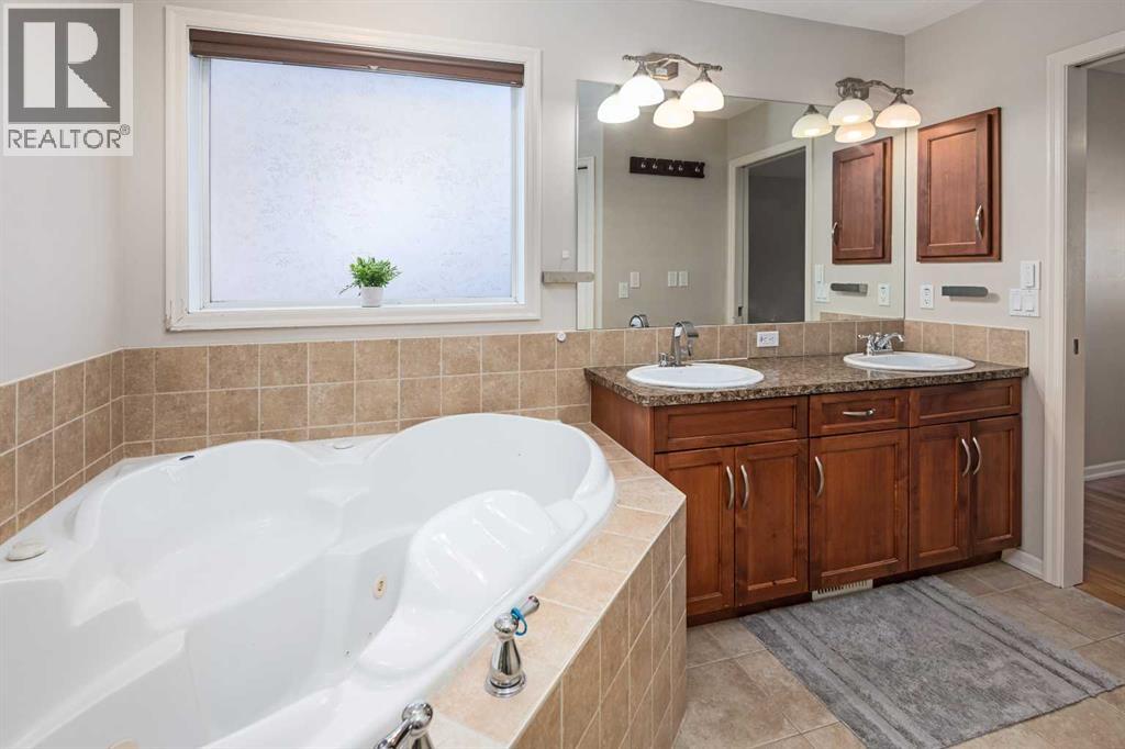 38 Autumn Gardens Se, Calgary, Alberta  T3M 0H7 - Photo 30 - A2265008