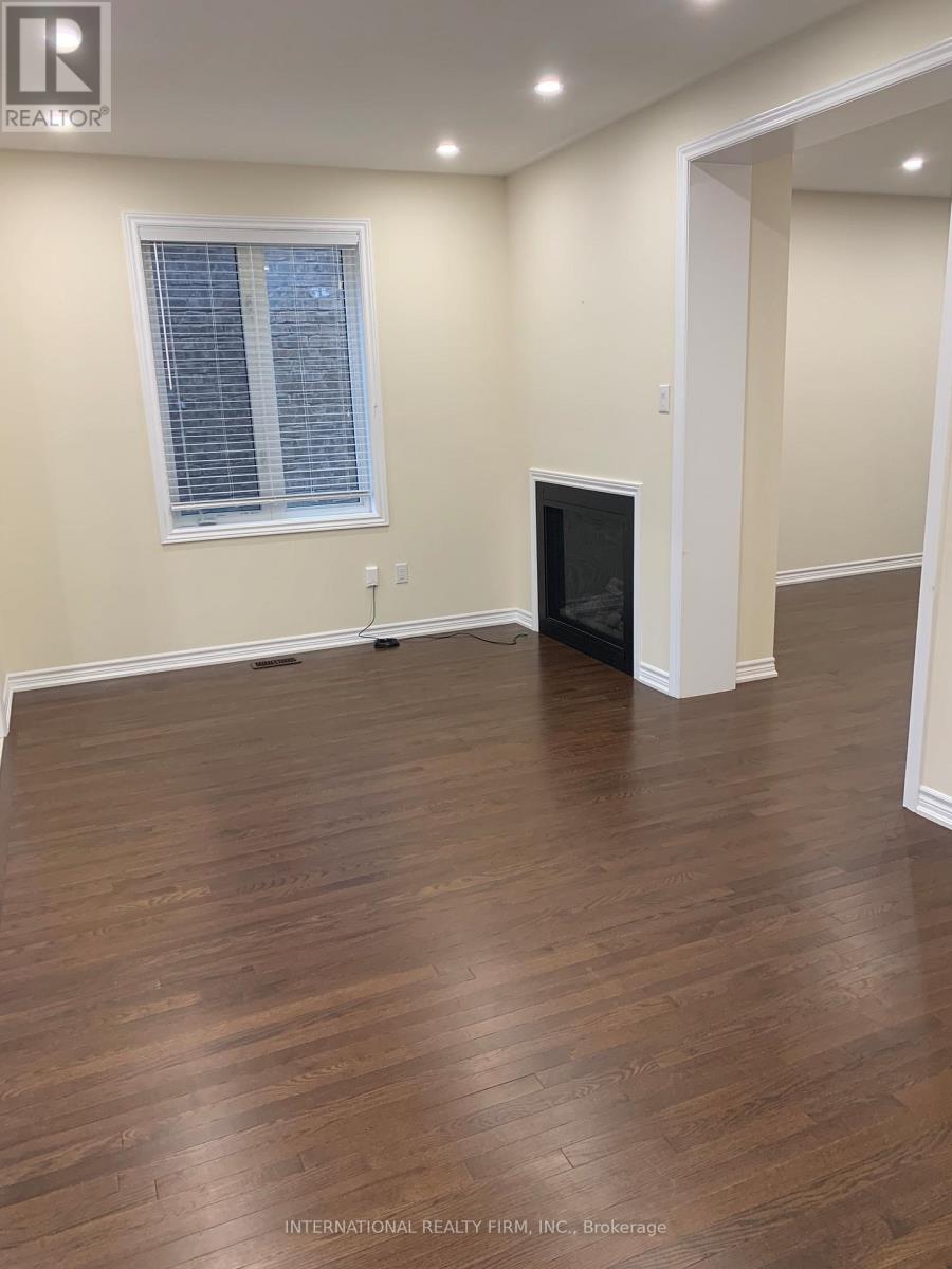 74 Fawnridge Road, Caledon, Ontario  L7C 3V3 - Photo 4 - W12586936