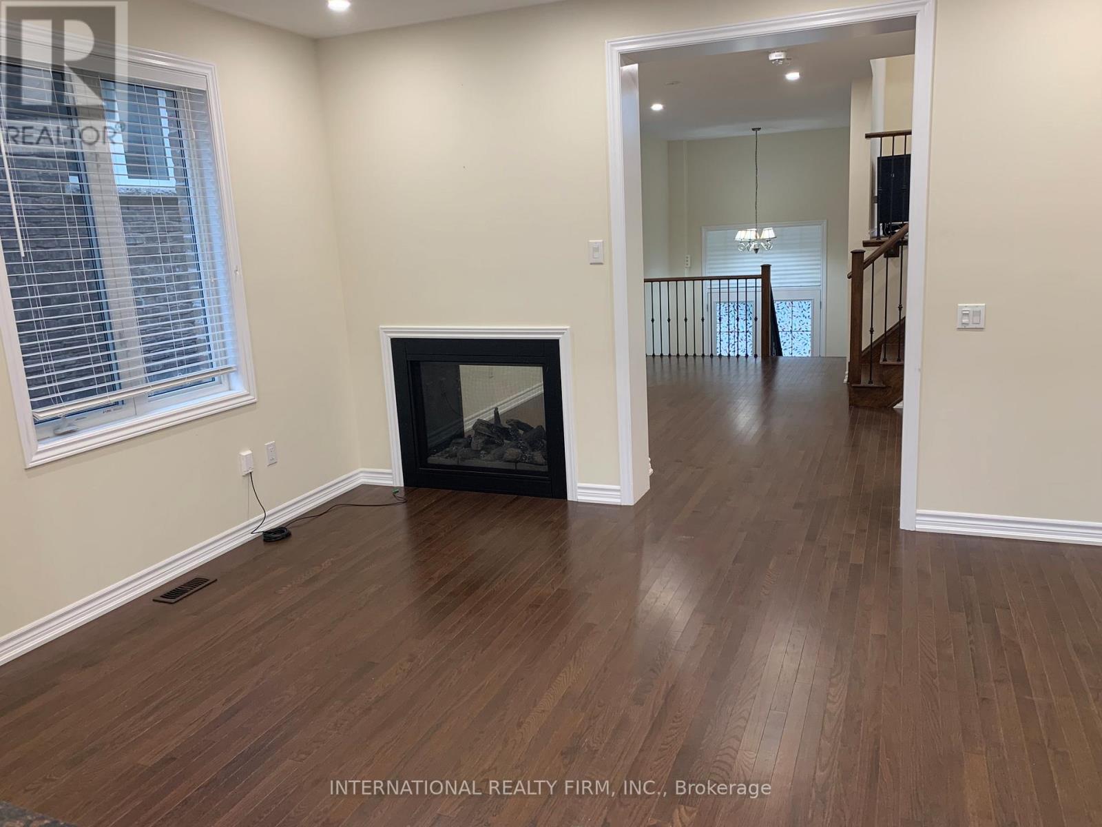 74 Fawnridge Road, Caledon, Ontario  L7C 3V3 - Photo 5 - W12586936