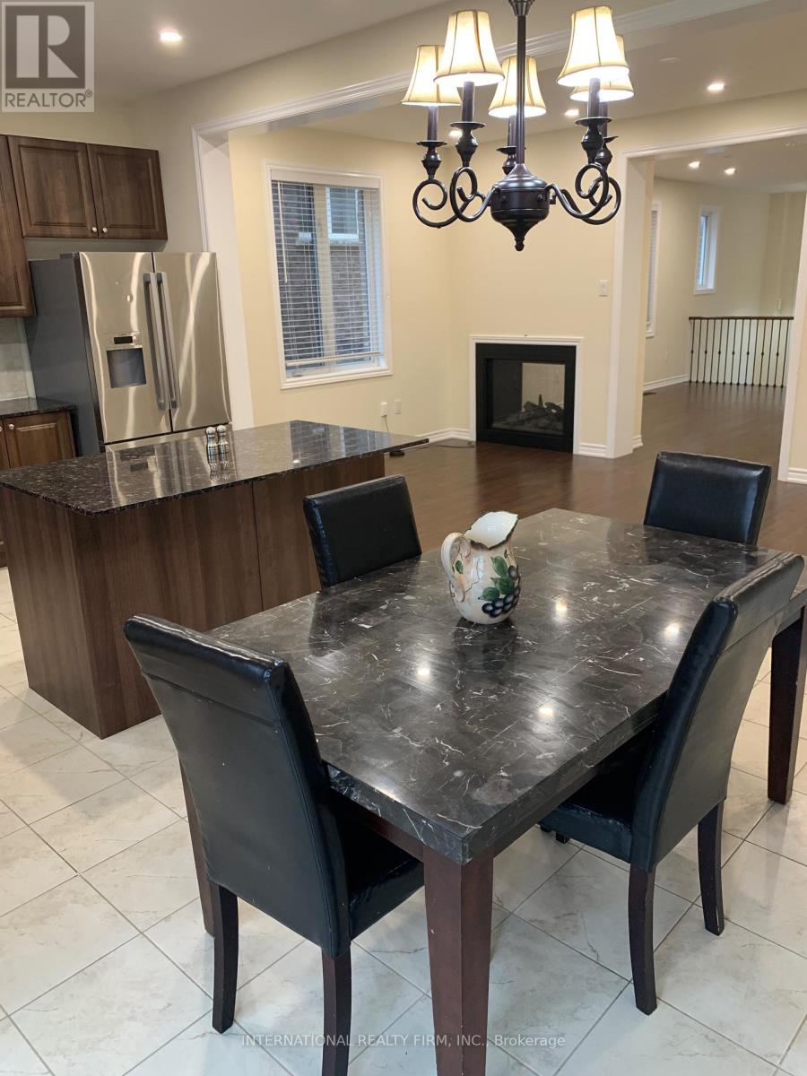 74 Fawnridge Road, Caledon, Ontario  L7C 3V3 - Photo 6 - W12586936