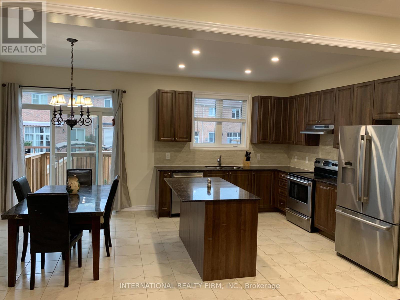 74 Fawnridge Road, Caledon, Ontario  L7C 3V3 - Photo 7 - W12586936