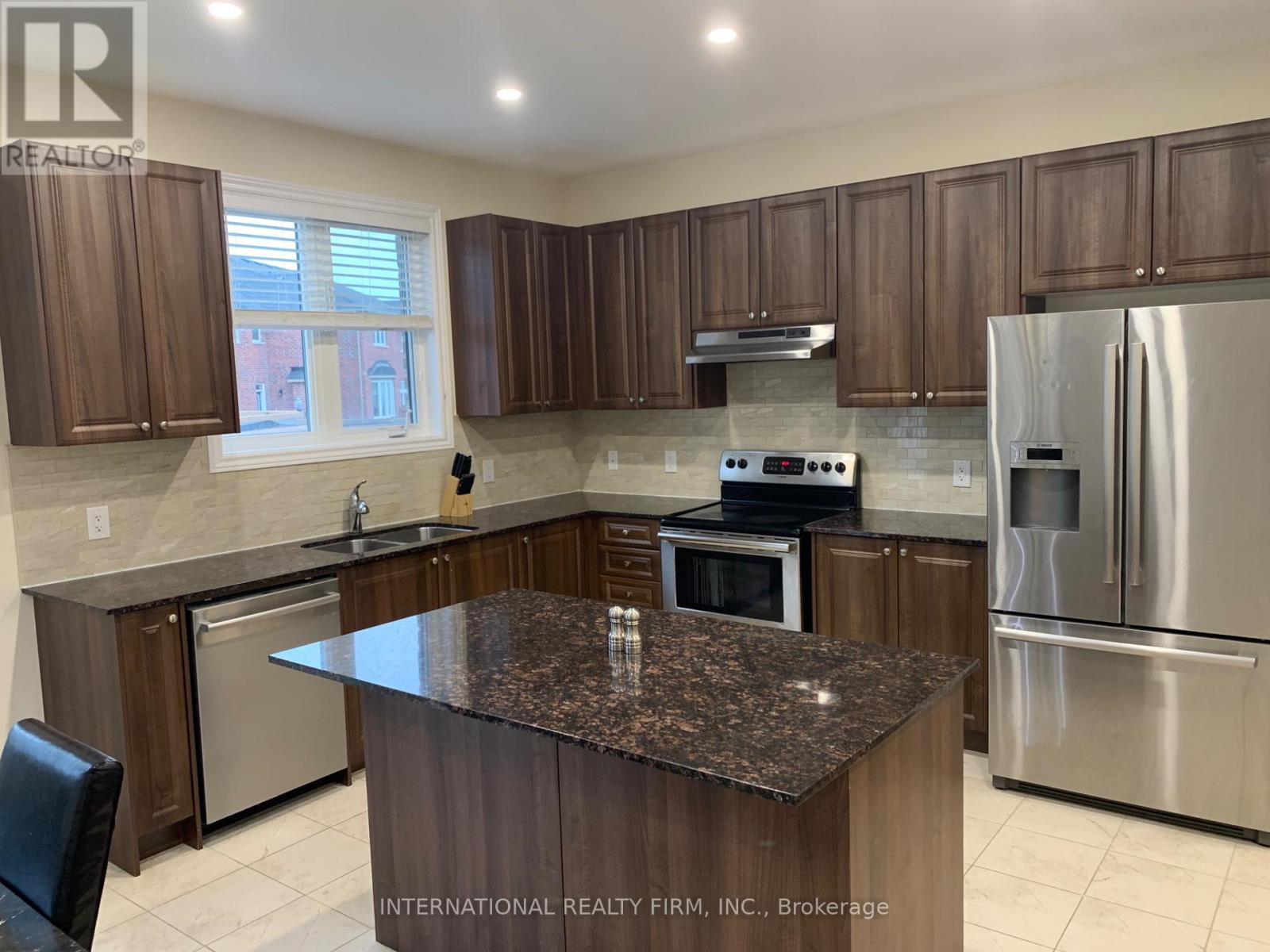 74 Fawnridge Road, Caledon, Ontario  L7C 3V3 - Photo 8 - W12586936