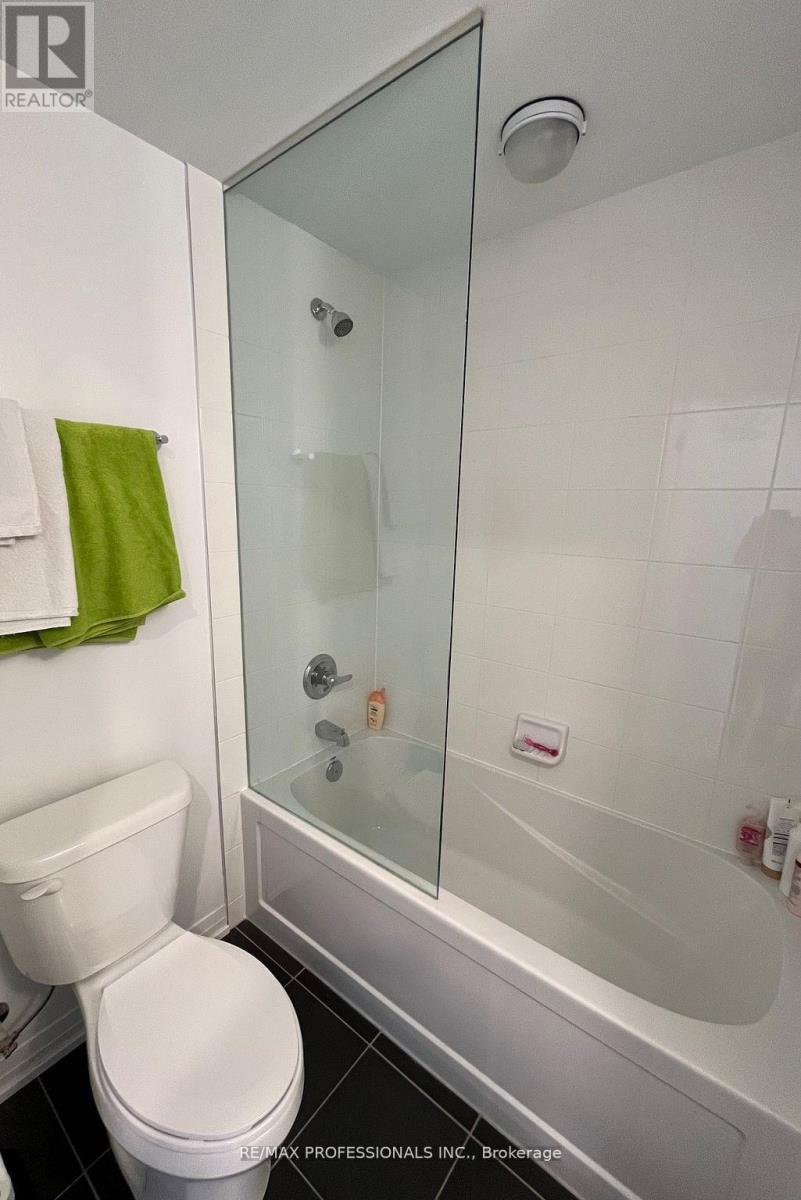 406 - 408 Browns Line E, Toronto, Ontario  M8W 3T9 - Photo 8 - W12586946