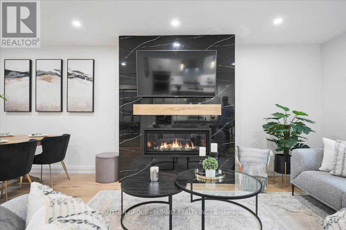 2413 Gladstone Avenue, Oakville, Ontario  L6H 6P2 - Photo 11 - W12586986