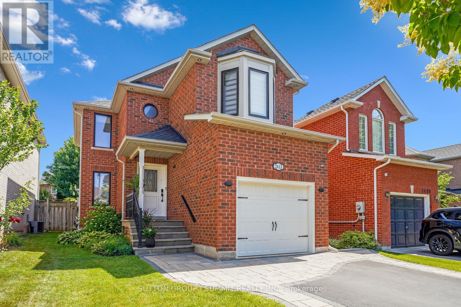 2413 Gladstone Avenue, Oakville, Ontario  L6H 6P2 - Photo 2 - W12586986