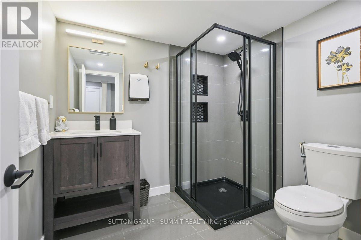 2413 Gladstone Avenue, Oakville, Ontario  L6H 6P2 - Photo 28 - W12586986