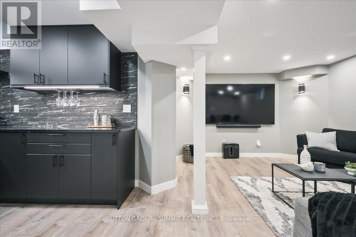 2413 Gladstone Avenue, Oakville, Ontario  L6H 6P2 - Photo 29 - W12586986