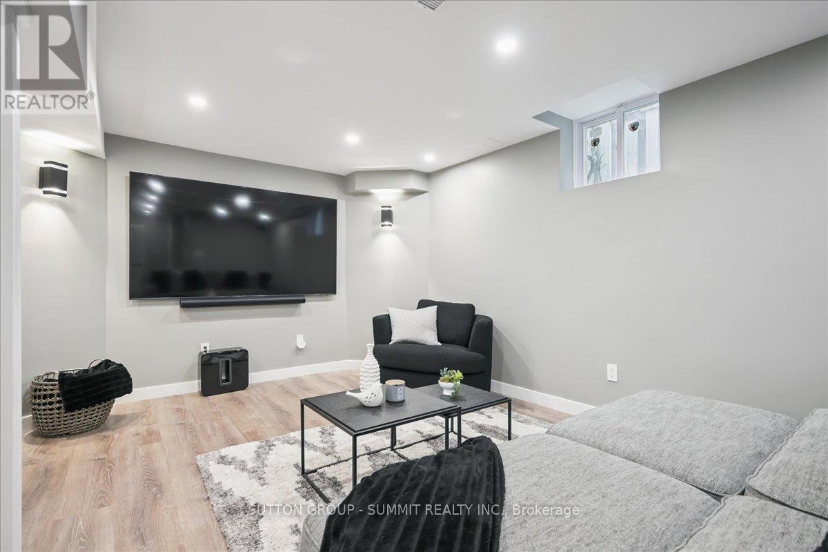 2413 Gladstone Avenue, Oakville, Ontario  L6H 6P2 - Photo 30 - W12586986