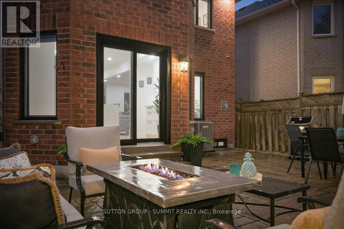 2413 Gladstone Avenue, Oakville, Ontario  L6H 6P2 - Photo 40 - W12586986