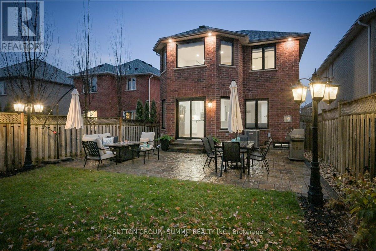 2413 Gladstone Avenue, Oakville, Ontario  L6H 6P2 - Photo 43 - W12586986