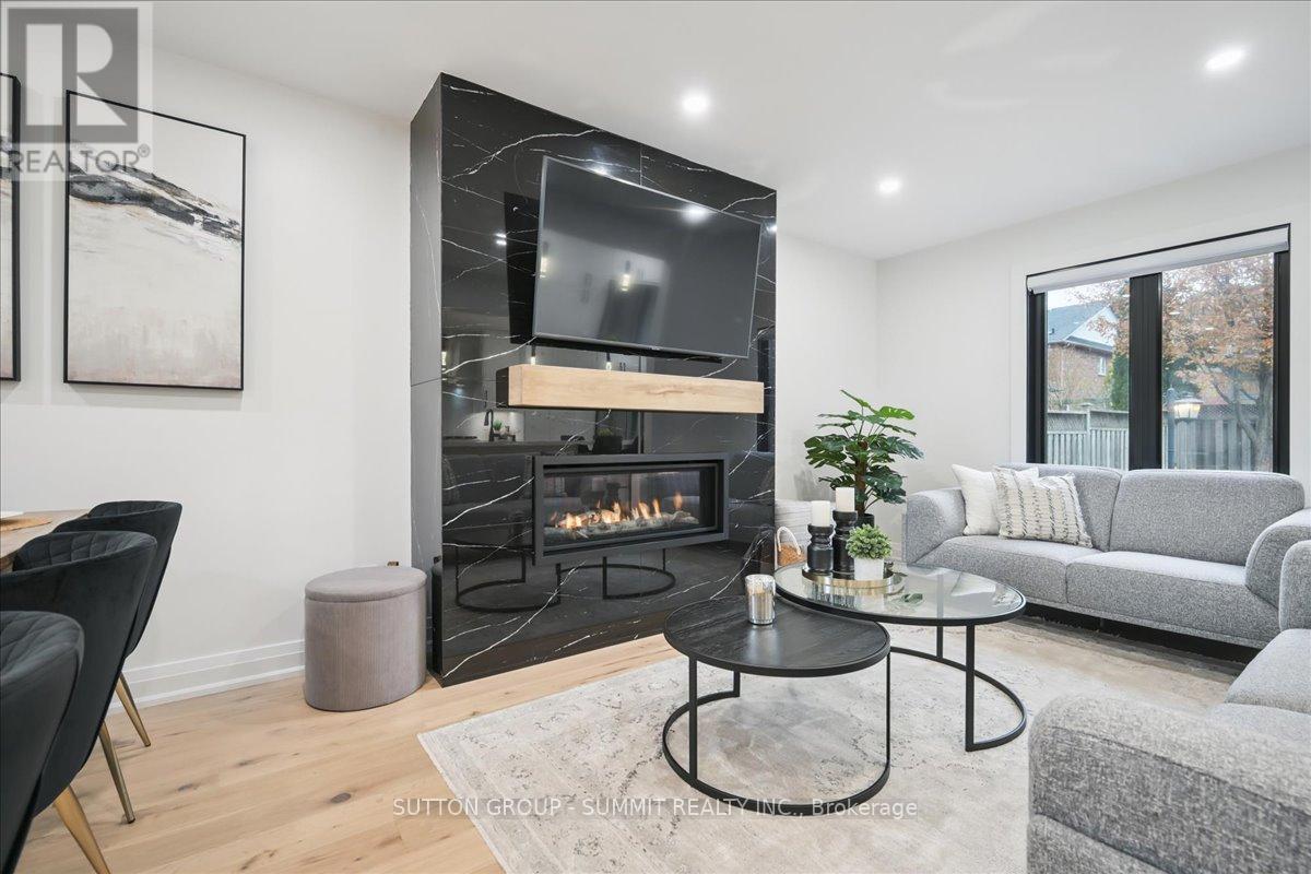 2413 Gladstone Avenue, Oakville, Ontario  L6H 6P2 - Photo 8 - W12586986