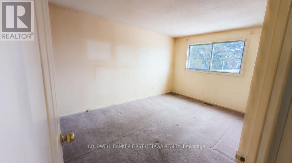 57 Benlea Drive, Ottawa, Ontario  K2G 4A3 - Photo 11 - X12587018