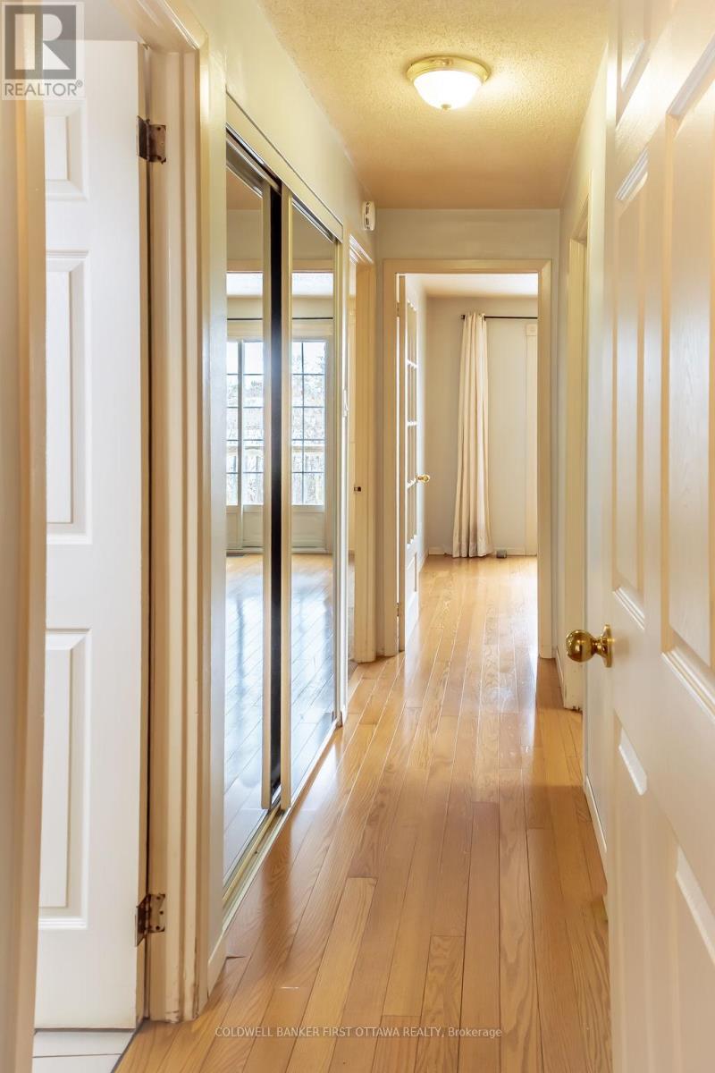 57 Benlea Drive, Ottawa, Ontario  K2G 4A3 - Photo 16 - X12587018