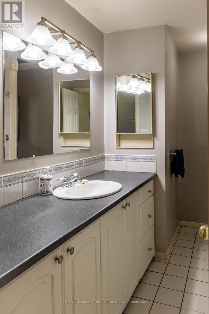 57 Benlea Drive, Ottawa, Ontario  K2G 4A3 - Photo 17 - X12587018