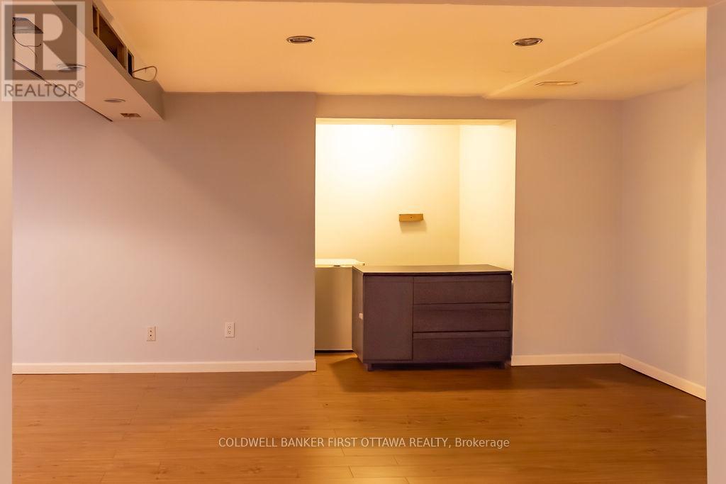 57 Benlea Drive, Ottawa, Ontario  K2G 4A3 - Photo 19 - X12587018