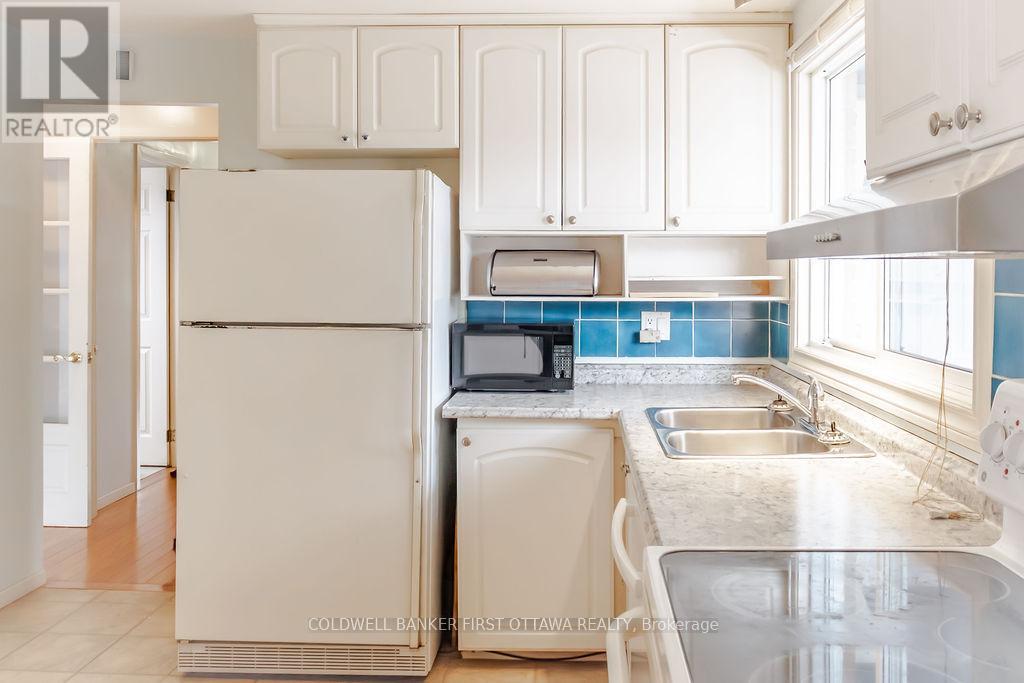 57 Benlea Drive, Ottawa, Ontario  K2G 4A3 - Photo 5 - X12587018