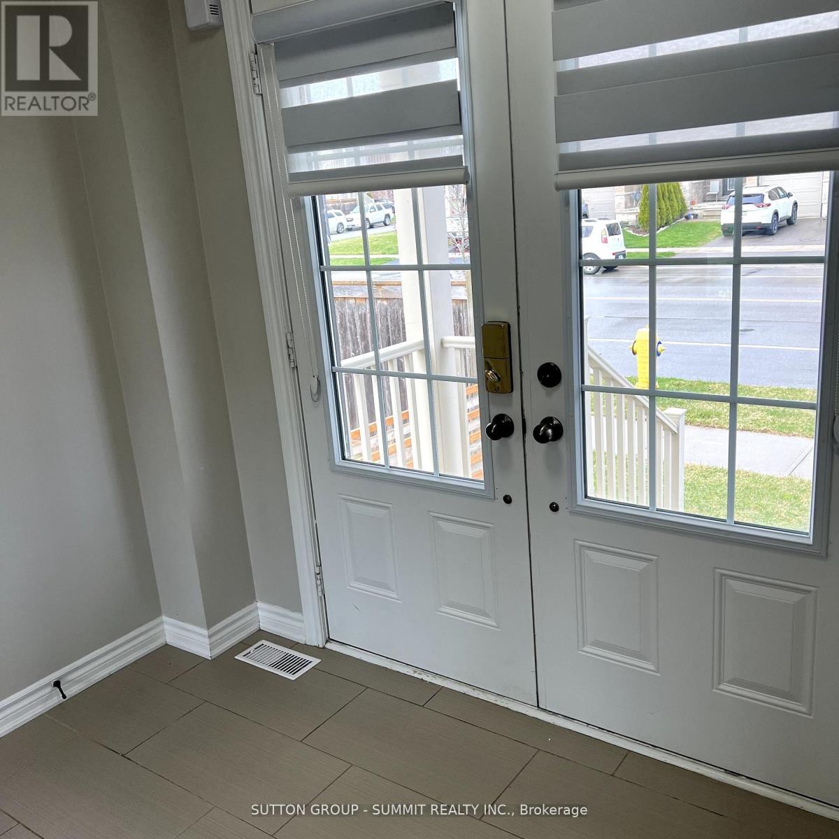 51 Arnold Marshall Boulevard, Haldimand, Ontario  N3W 2G9 - Photo 3 - X12586926