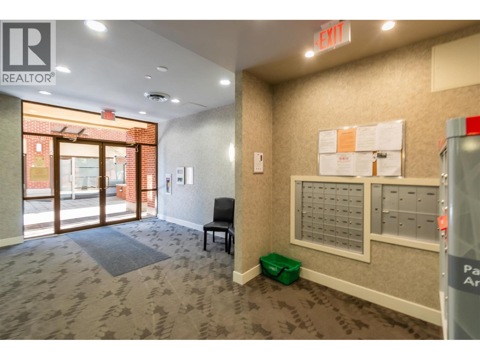 209 2957 Glen Drive, Coquitlam, British Columbia  V3B 0B5 - Photo 3 - R3070960