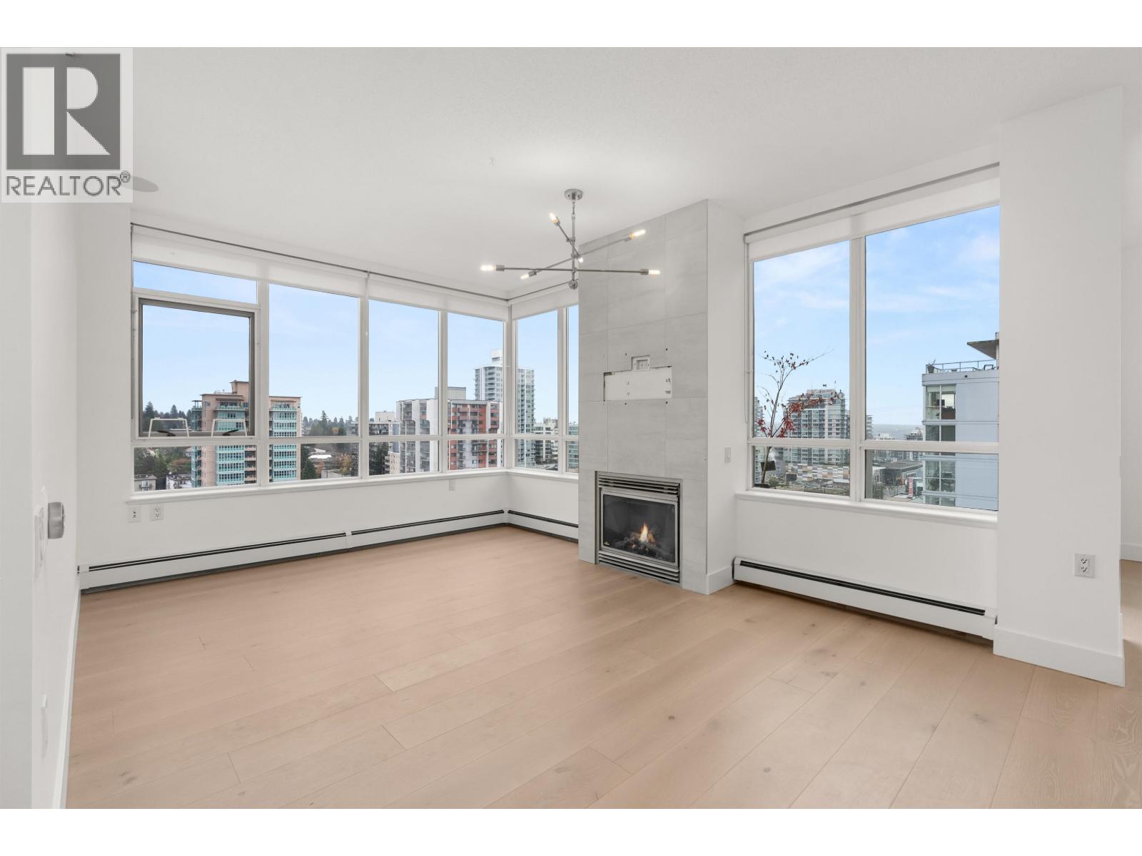 1404 120 W 16th Street, North Vancouver, British Columbia  V7M 3N6 - Photo 3 - R3070967