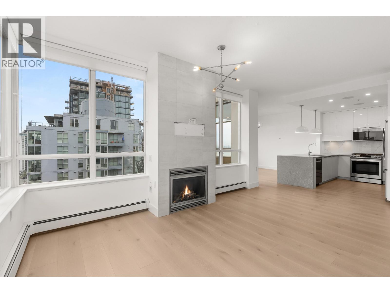 1404 120 W 16th Street, North Vancouver, British Columbia  V7M 3N6 - Photo 4 - R3070967