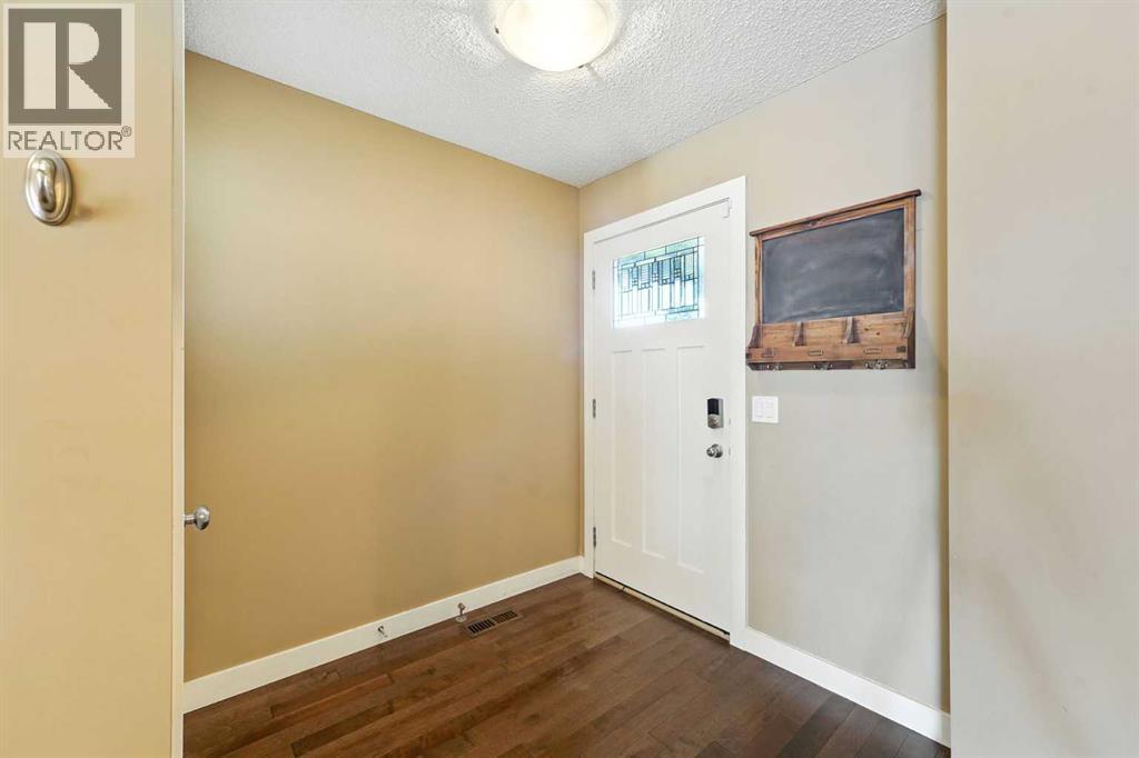 124 Kingsbridge Way Se, Airdrie, Alberta  T4A 0M6 - Photo 3 - A2251393