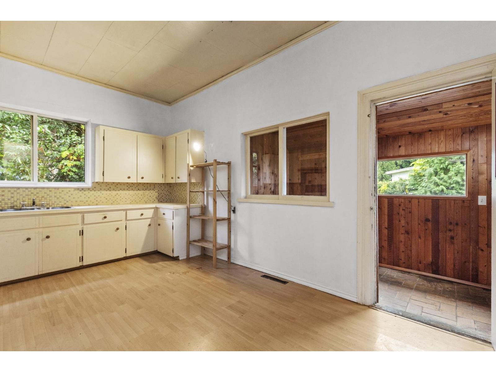 33239 Brown Crescent, Mission, British Columbia  V2V 2R3 - Photo 6 - R3048931