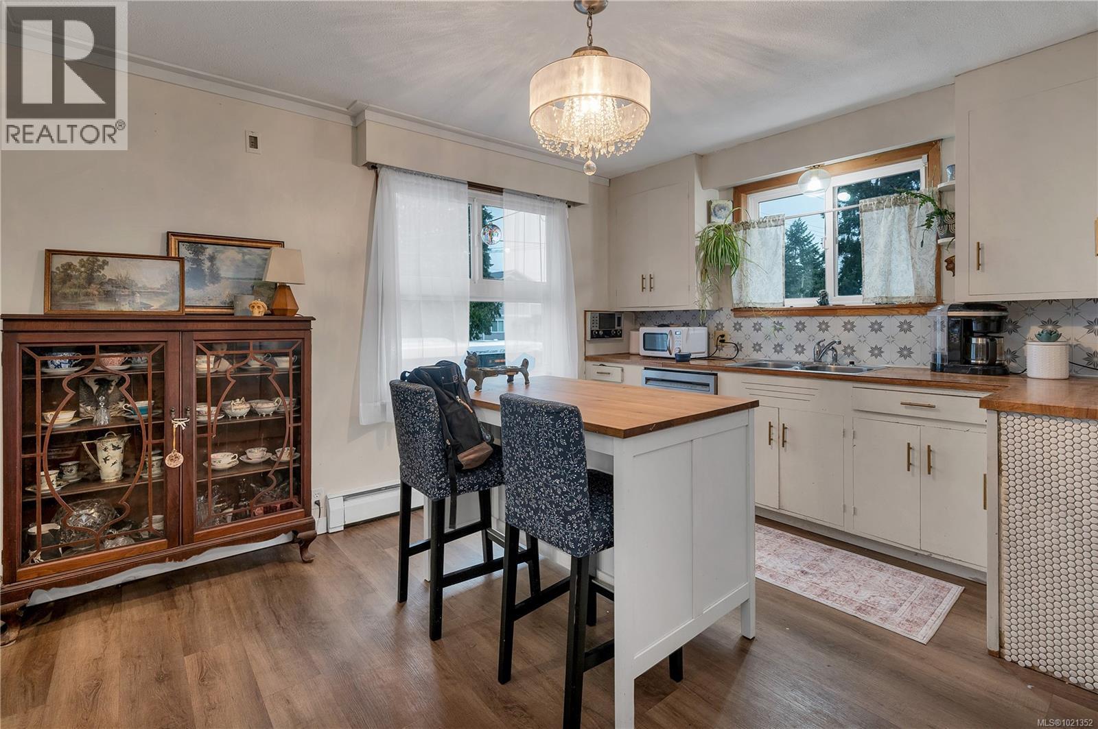 800 Alder St, Campbell River, British Columbia  V9W 2P5 - Photo 4 - 1021352